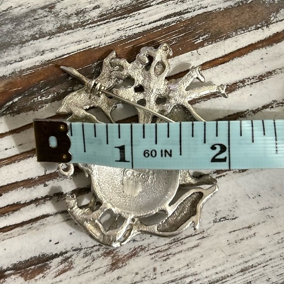 AJC Vintage Brooch Multiple Animals Around the World Earth Planet Silver Tone - Picture 9 of 9